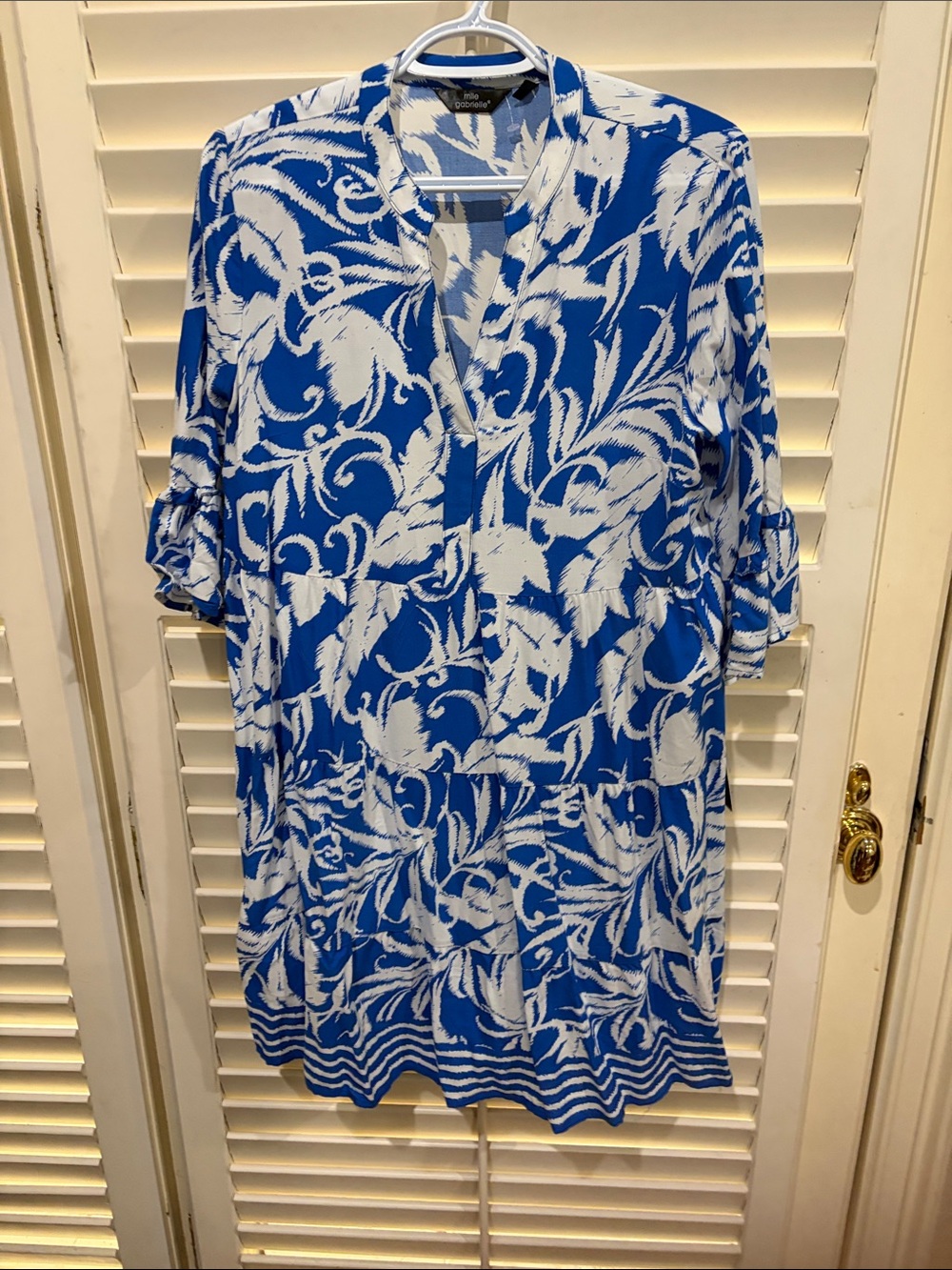 Mlle Gabrielle Blue & White Printed Women's Dress Relaxed V-Neck. Medium NWT